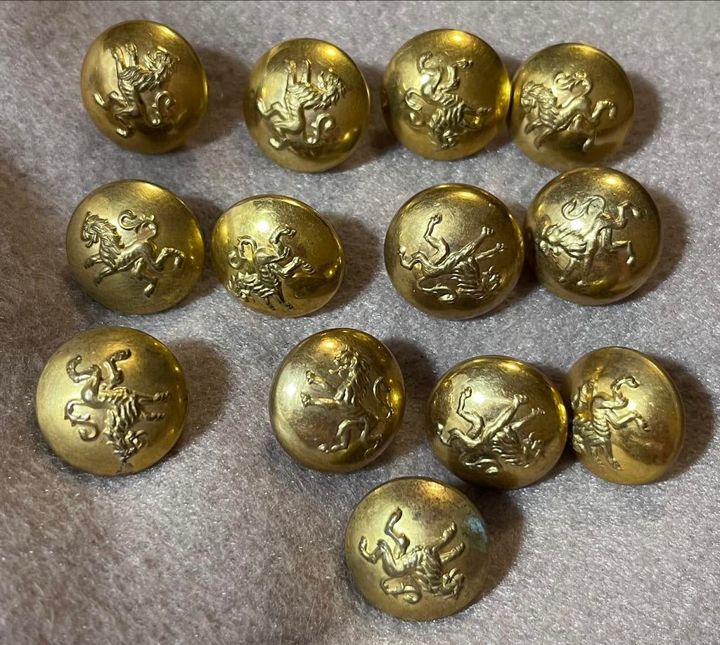 12. LOT 13 anciens BOUTONS MILITAIRES D=1,7 cm, Collections, Enlèvement ou Envoi