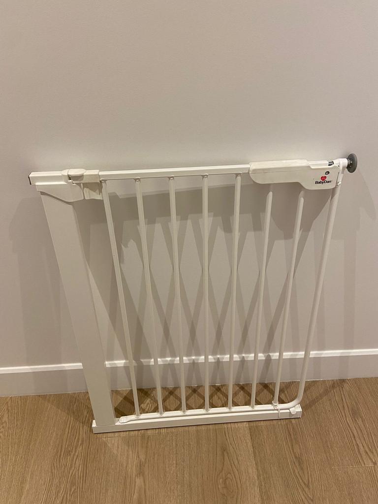 Babydan Traphekje / deurhekje wit 60,50cm tot 66,50cm, Kinderen en Baby's, Ophalen, Zo goed als nieuw