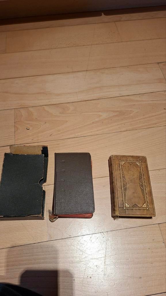 Set van 2 oude missalen, Antiek en Kunst, Ophalen