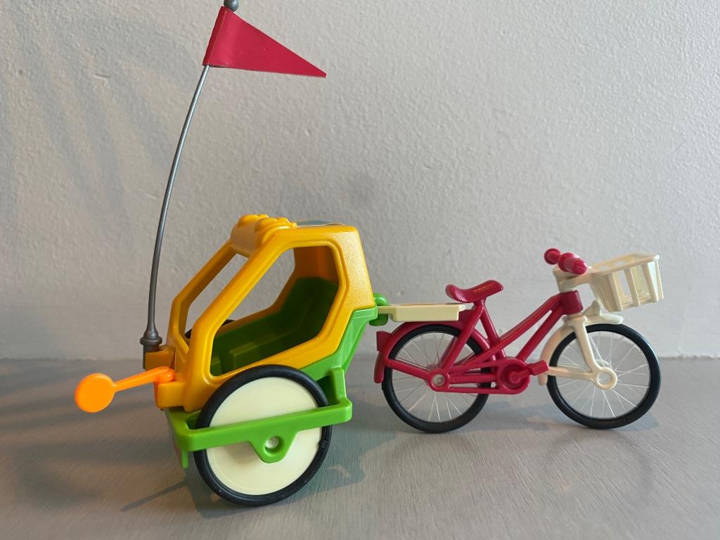 Playmobil fiets met aanhangkoets, Kinderen en Baby's, Speelgoed | Playmobil, Ophalen of Verzenden, Zo goed als nieuw, Complete set