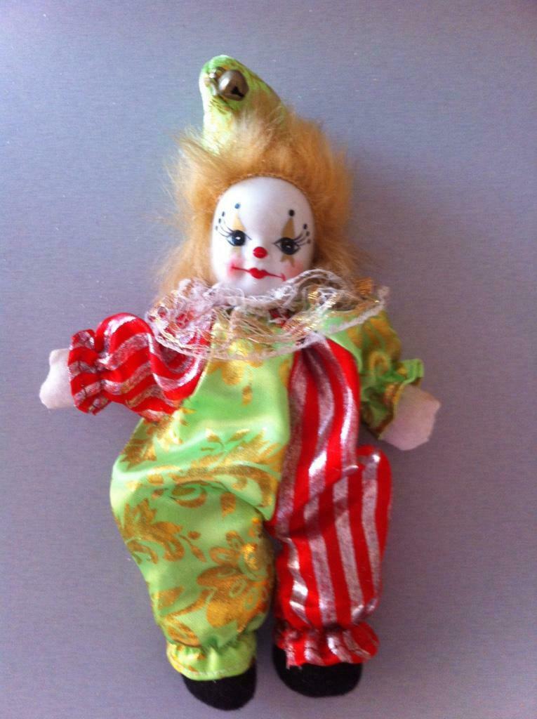 groen/rode clown zittend, Ophalen of Verzenden, Zo goed als nieuw