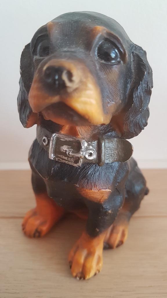 Beeldje 'hond' (kunststof), Ophalen of Verzenden, Zo goed als nieuw, Dier