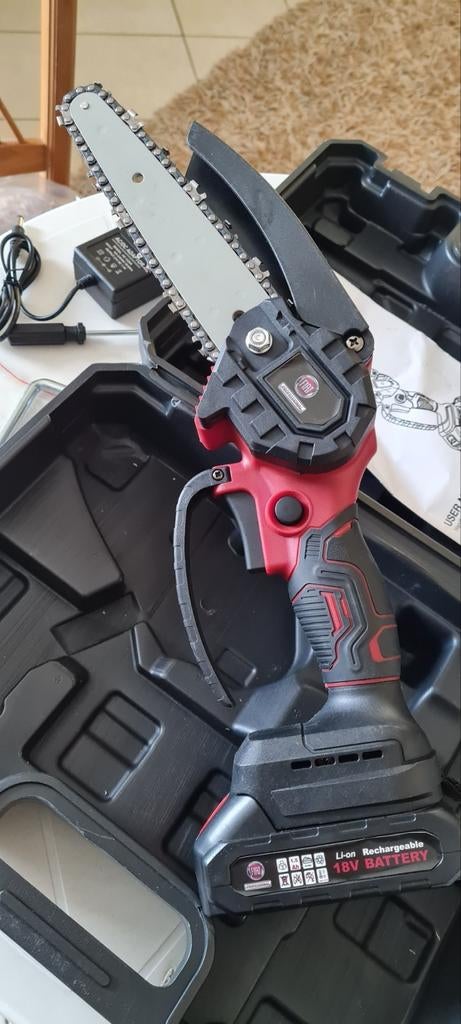 nieuw Kettingzaagaccu 18v li op verpakte zaagsnede 15cm, Ophalen of Verzenden, Nieuw