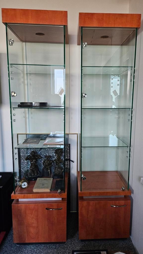 2 Vitrines de magasin avec armoire en dessous et clé, Maison & Meubles, Armoires | Vitrines, Moins de 25 cm, Enlèvement, Utilisé