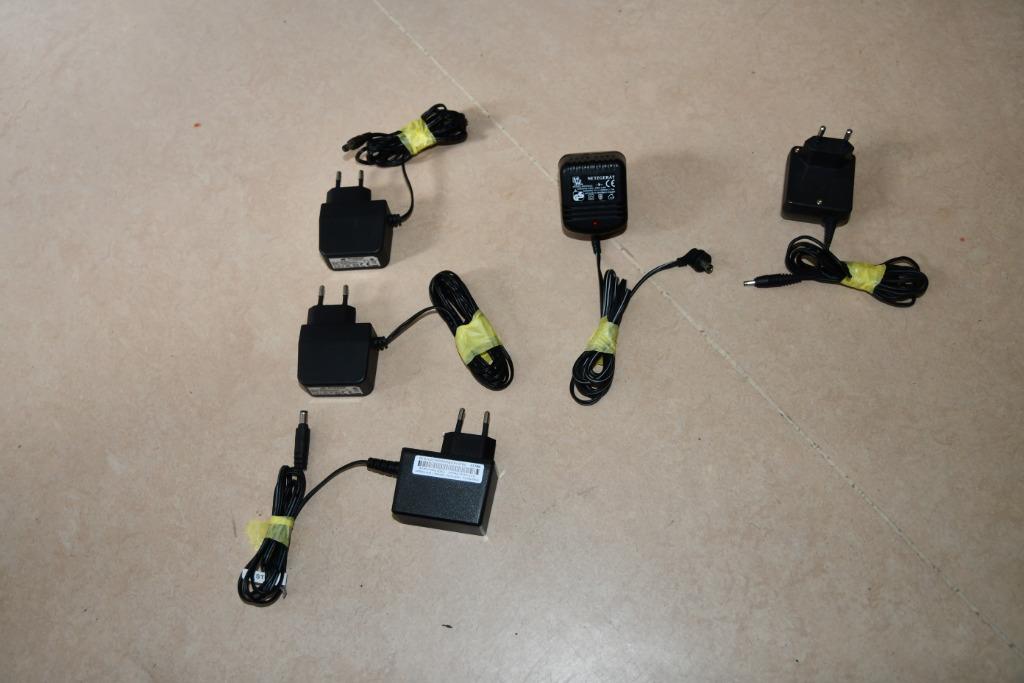 5 GSM laders, Télécoms, Téléphonie mobile | Chargeurs pour téléphone, Neuf, Enlèvement ou Envoi