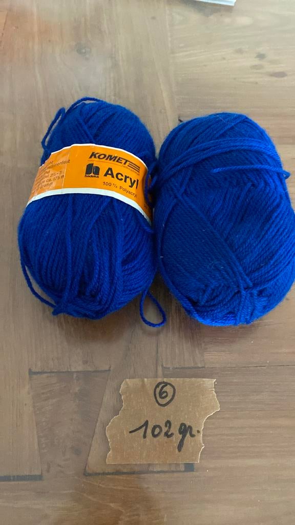 Breiwol haakwol 2 blauwe bollen van ieder 50 gr. slechts 4€, Hobby en Vrije tijd, Breien en Haken, Ophalen, Zo goed als nieuw