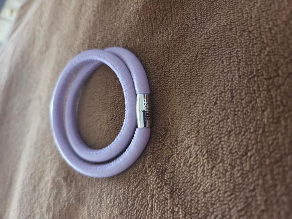 Lederen armbanden JN + bedeltjes, Ophalen of Verzenden, Nieuw