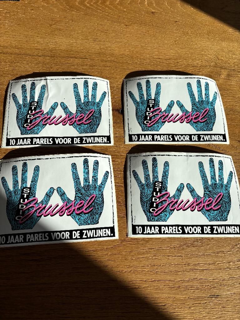 Stickers radio Donna en Studio Brussel, Verzamelen, Stickers, Ophalen of Verzenden, Nieuw, Film, Tv of Omroep