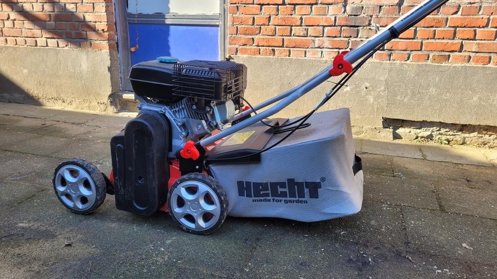 Scarificateur Hecht à louer, Enlèvement, Comme neuf