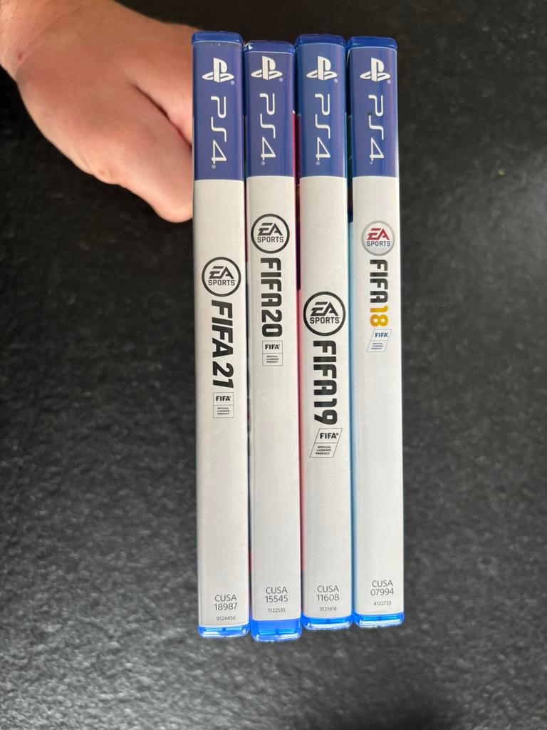 Set spelletjes Fifa 18/19/20/21, Ophalen of Verzenden, Zo goed als nieuw