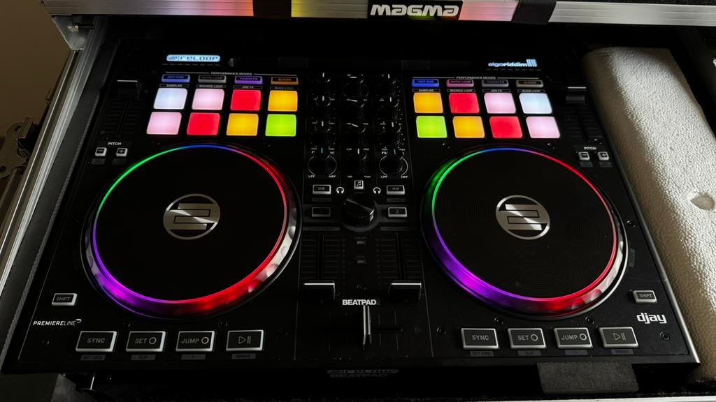 Controleur Reloop Beatpad2 + flycase Magma, Musique & Instruments, DJ sets & Platines, Enlèvement, Comme neuf, Reloop
