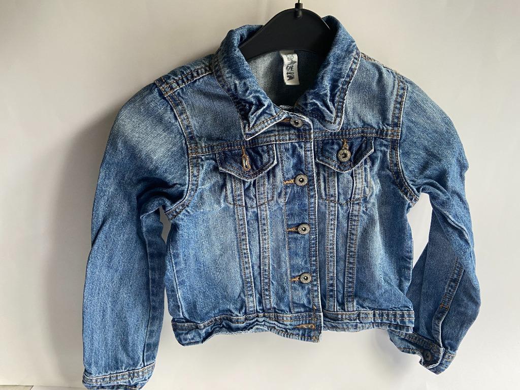 Veste en jean : taille 122/126. Marque : Hema, Enlèvement ou Envoi, Comme neuf, Taille 116