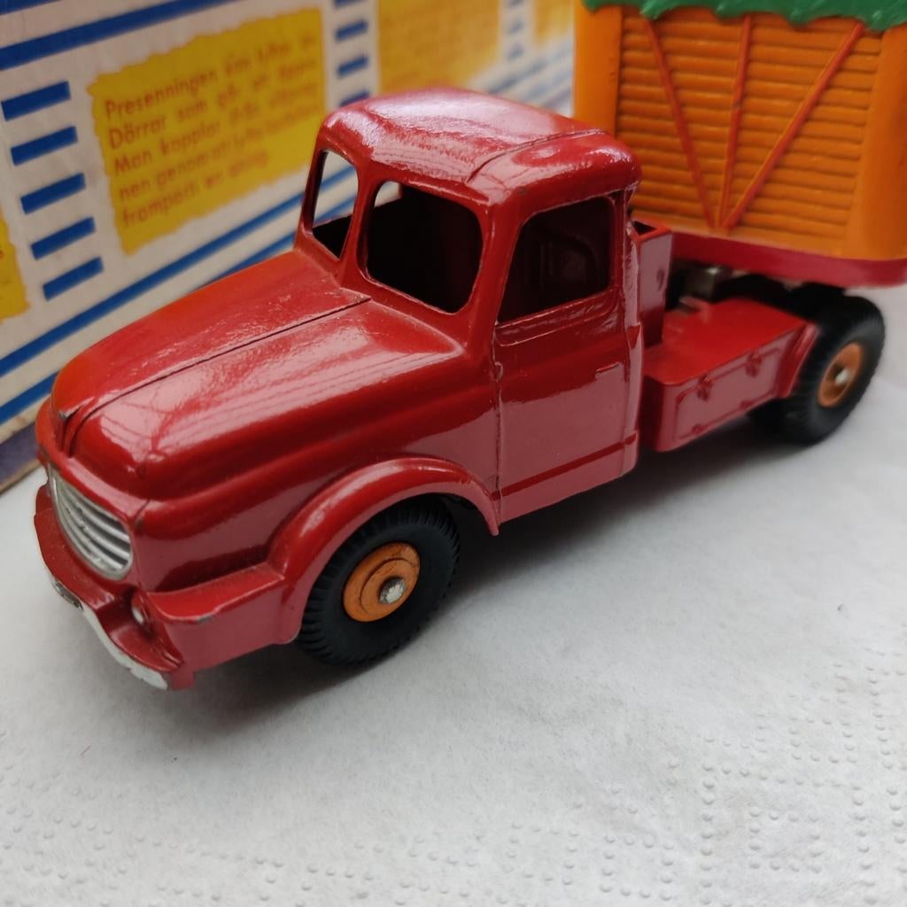 Dinky Toys 368 camion tracteur Willeme et semi-remorque, Enlèvement ou Envoi, Dinky Toys