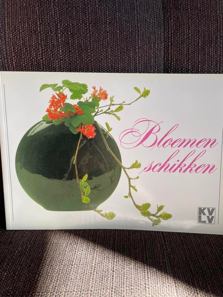 Bloemschikken van KVLV, Boeken, KVLV, Bloemschikken, Groendecoratie, Ophalen of Verzenden, Zo goed als nieuw