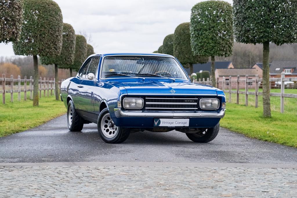 Opel Rekord L Coupé, Autos, Opel, Entreprise, Achat, Autres modèles, Essence, Coupé, 2 portes, Boîte manuelle, Bleu, Noir, Cuir synthéthique
