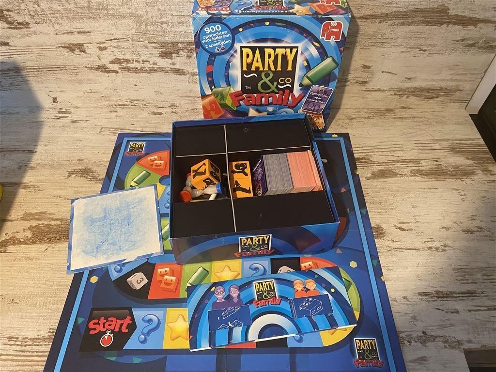 party en co family nieuwe editie [s787], Hobby en Vrije tijd, Verzenden, Zo goed als nieuw