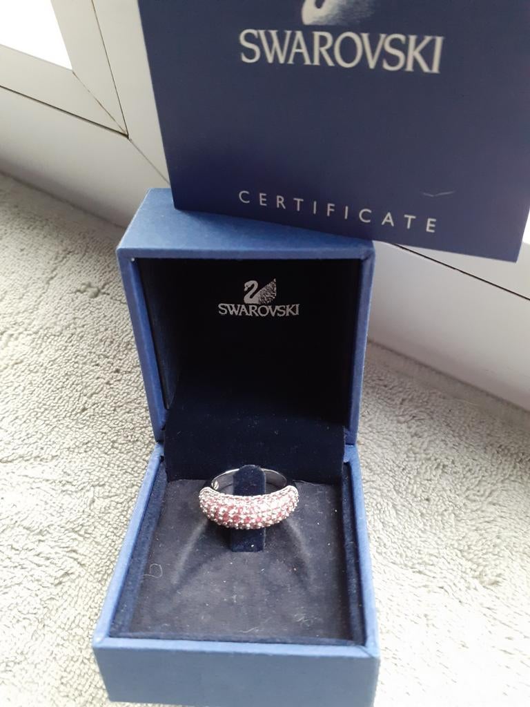 Swarovski ring(roze Swarovski kristallen), Ophalen
