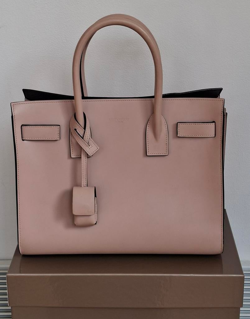 YVES SAINT LAURENT (NOUVEAU 2200€), Enlèvement ou Envoi