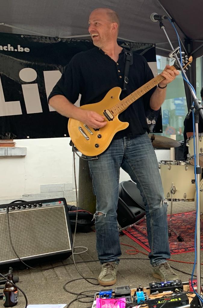 Gitaar & zang gezocht? Of zin om samen iets op te starten?, Muziek en Instrumenten, Overige Muziek en Instrumenten, Ophalen