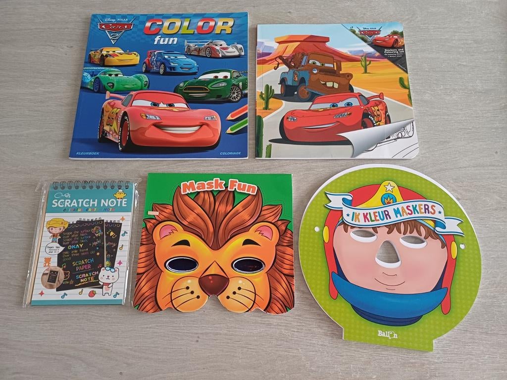 Kleurboeken, invulboeken, Ophalen of Verzenden, Zo goed als nieuw