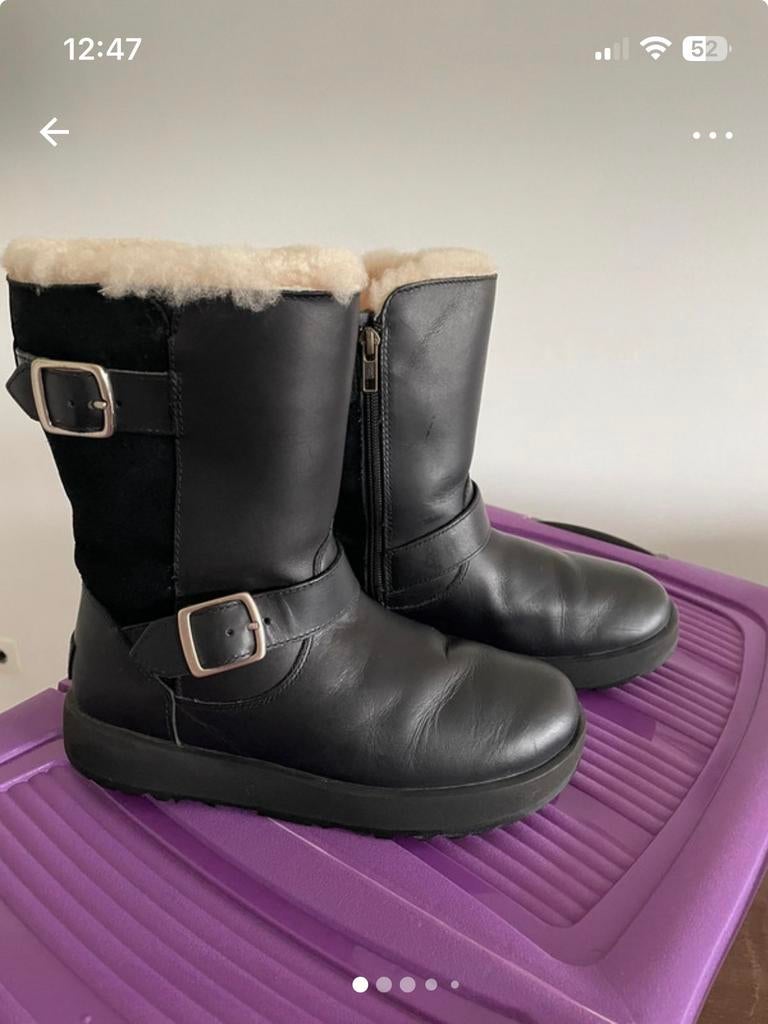 Waterdichte leren UGGS, Ophalen, Hoge laarzen, Zwart, Zo goed als nieuw