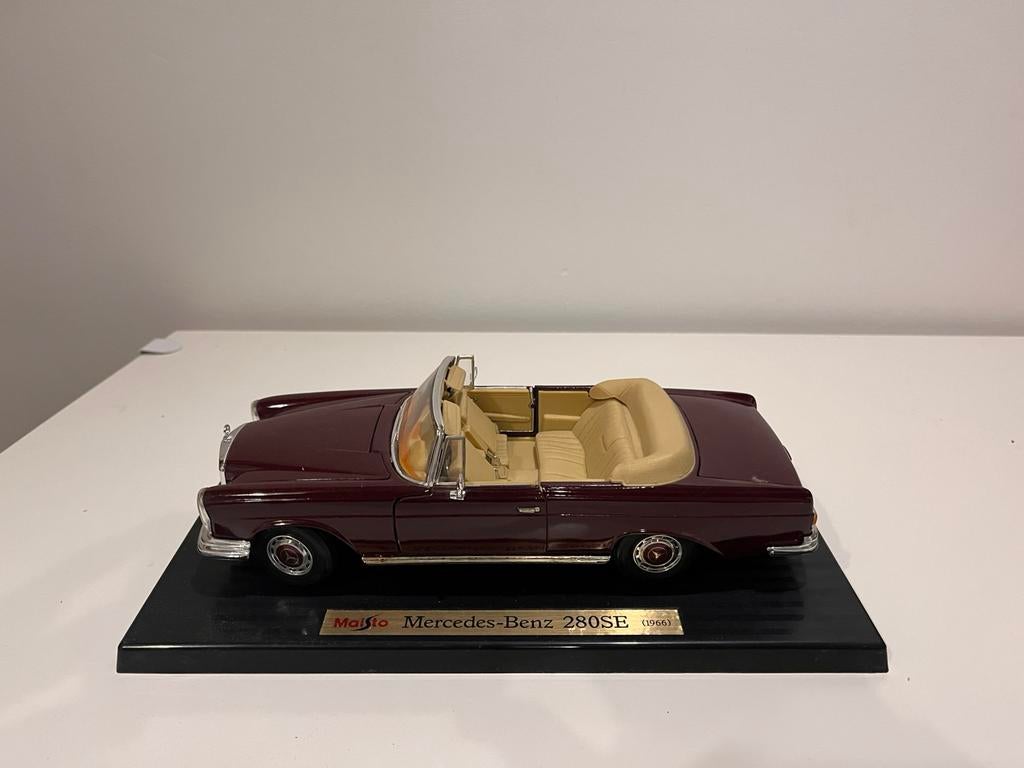 Mercedes - Benz 280SE (1966) • Maisto, Ophalen of Verzenden, Zo goed als nieuw, Maisto