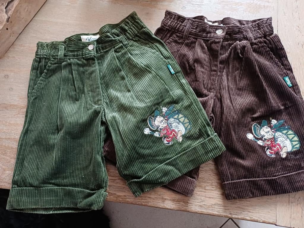Velouren kindershorts, Kinderen en Baby's, Kinderkleding | Maat 128, Zo goed als nieuw, Meisje, Overige typen, Ophalen of Verzenden