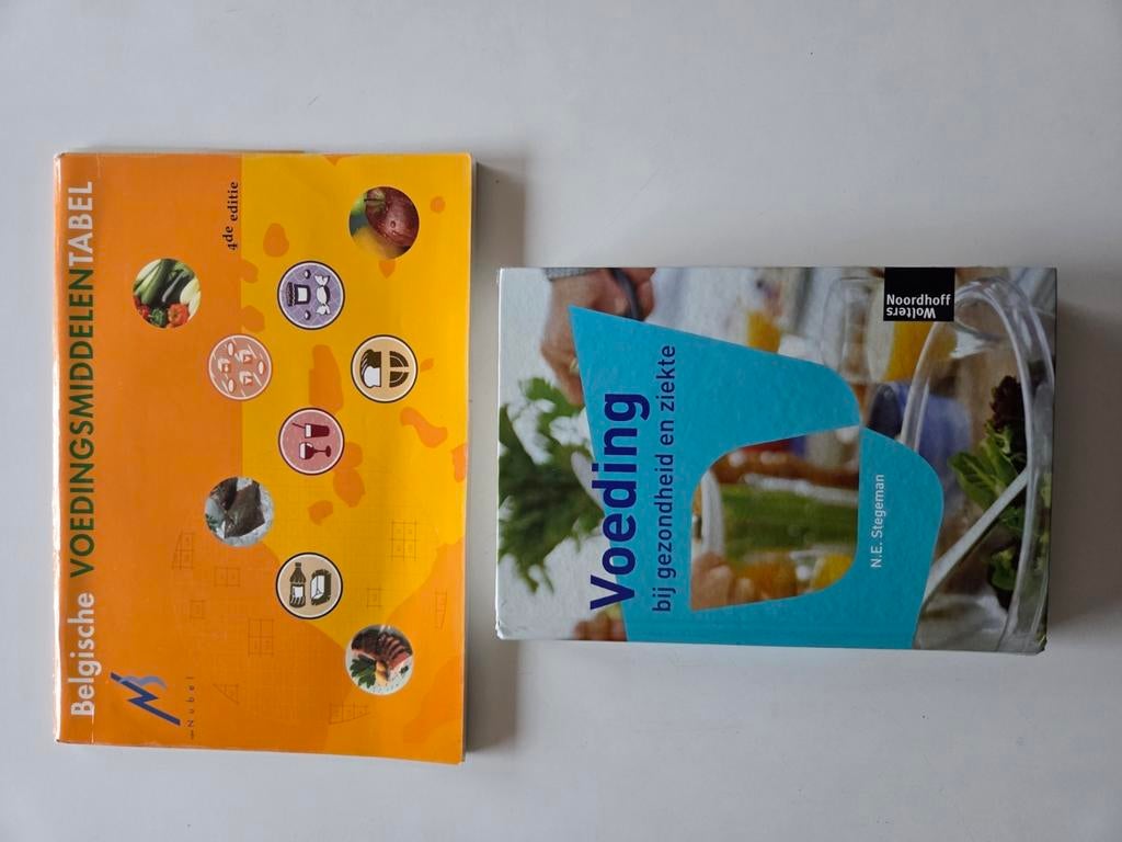 Voeding bij gezondheid en ziekte+voedingsmiddelentabel, Boeken, Ophalen of Verzenden, Zo goed als nieuw