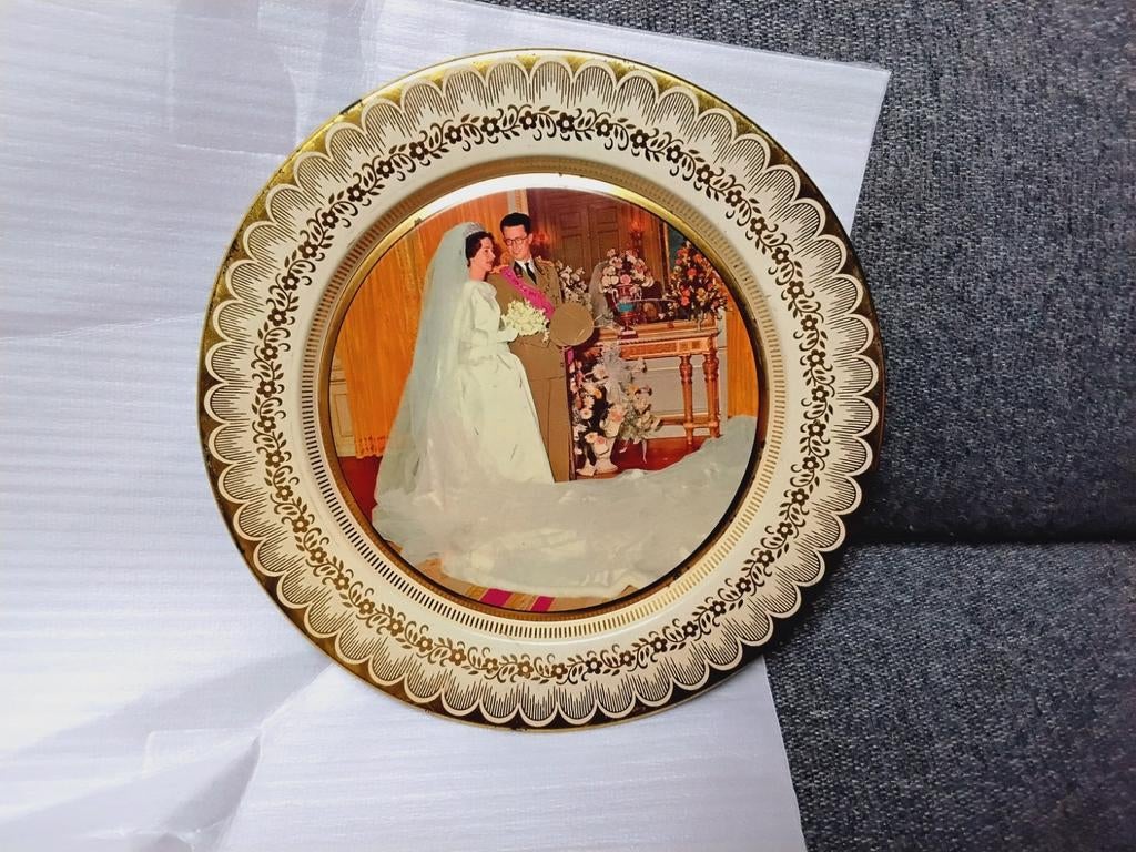 vintage decoratief bord huwelijk koningspaar België 1960, Verzamelen, Koningshuis en Royalty, Zo goed als nieuw, Ophalen of Verzenden
