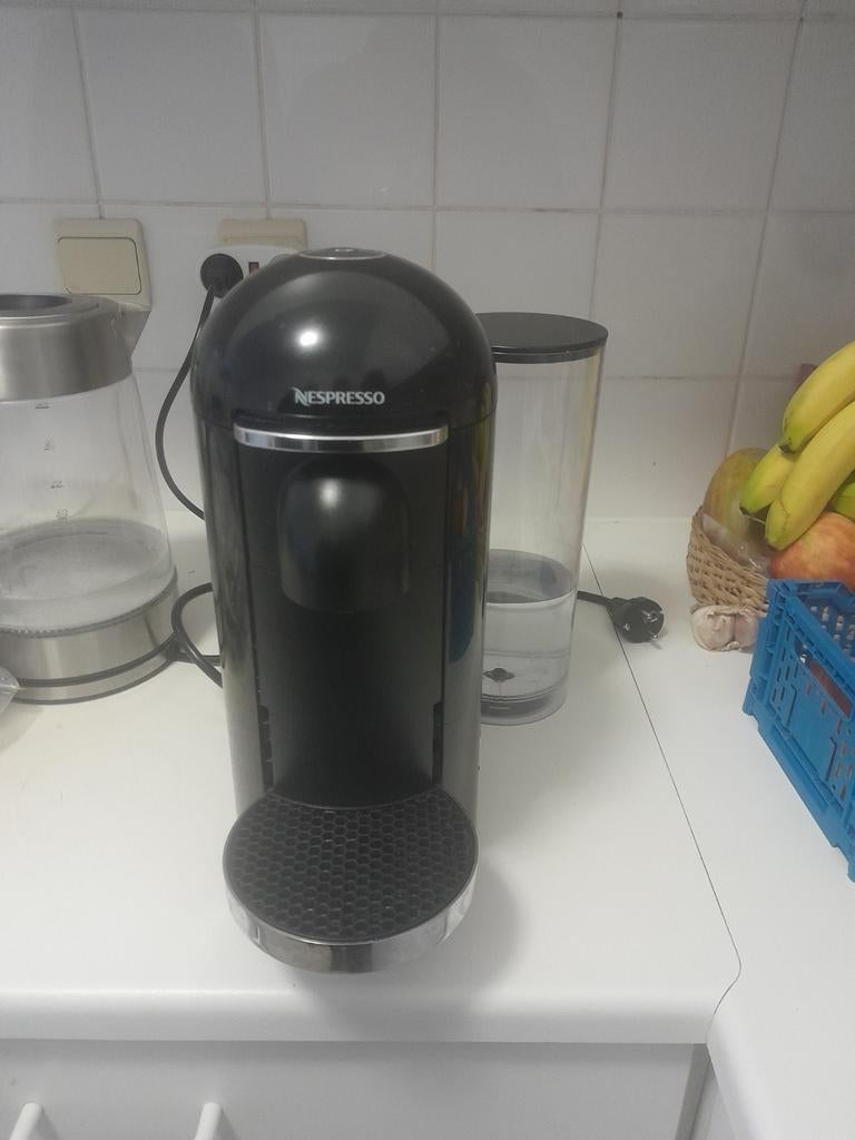 Nespresso Vertuo Plus Deluxe, Ophalen, Afneembaar waterreservoir, Gebruikt, Koffiepads en cups