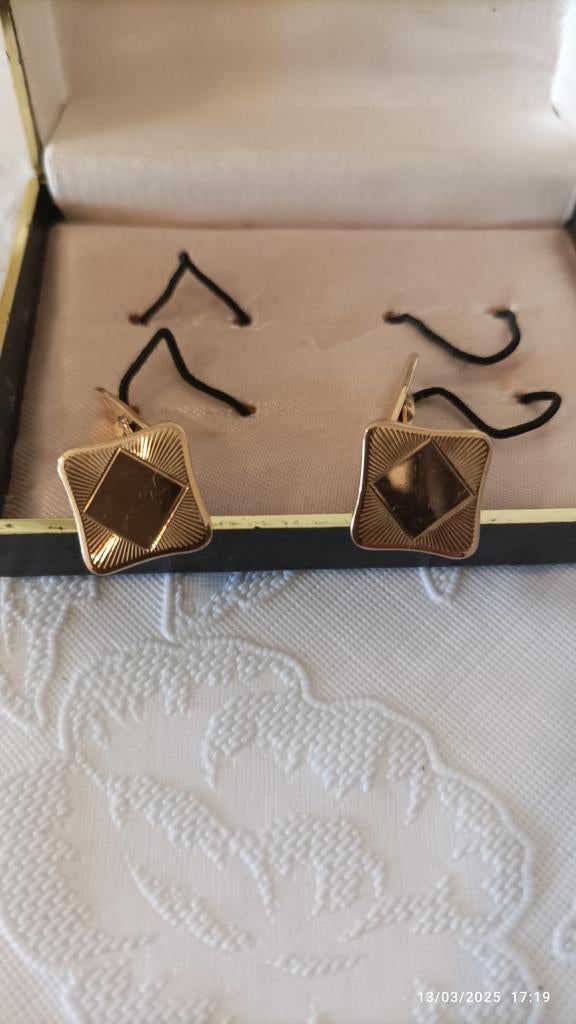 18-karaats gouden manchetknoop, Ophalen of Verzenden, Zo goed als nieuw, Goud