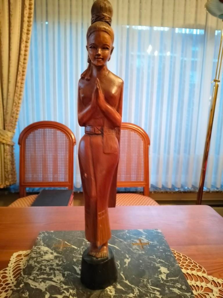 Afrikaanse Maagd Maria. Gemaakt van heel mooi Afrikaans hout, Antiek en Kunst, Kunst | Beelden en Houtsnijwerken, Ophalen