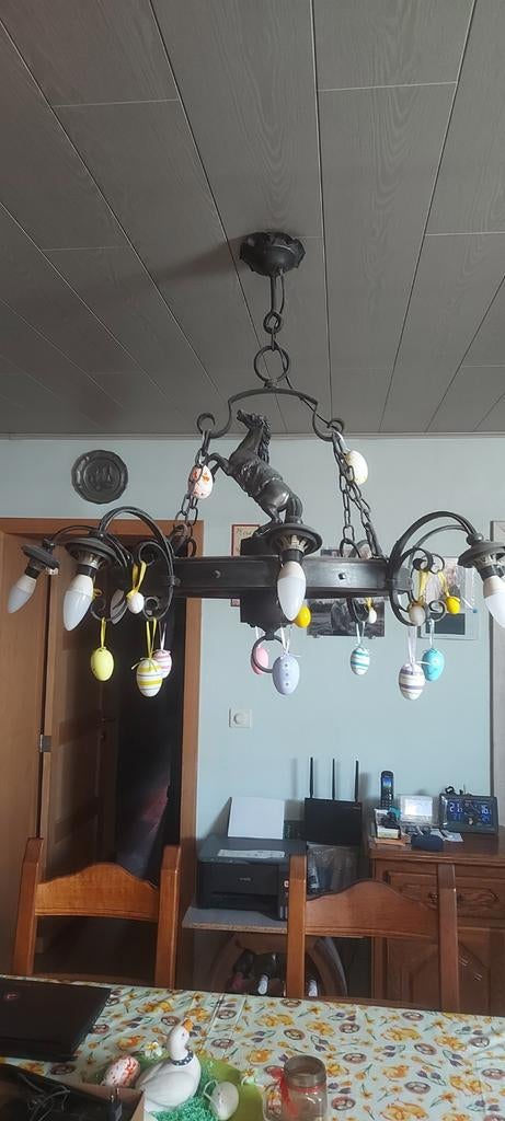 Klassieke luster met tinnen paard, Enlèvement, Utilisé, Bois, Klassieke stijl