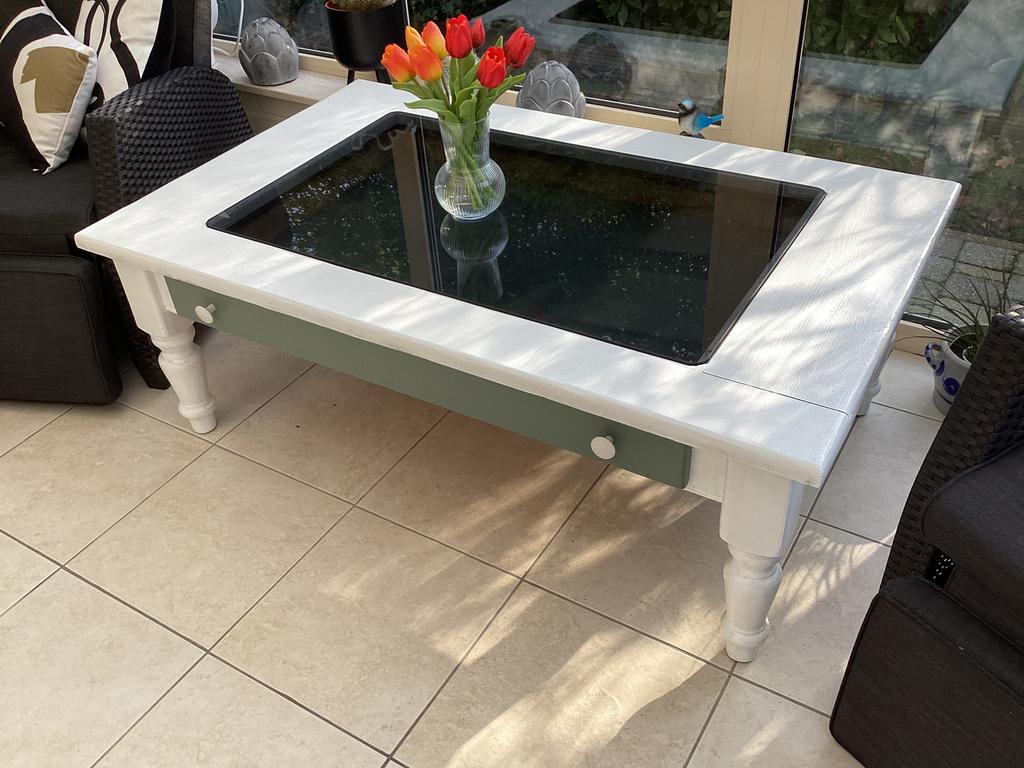 Salontafel mooi 25 euro, Huis en Inrichting, Tafels | Salontafels, Ophalen, Zo goed als nieuw