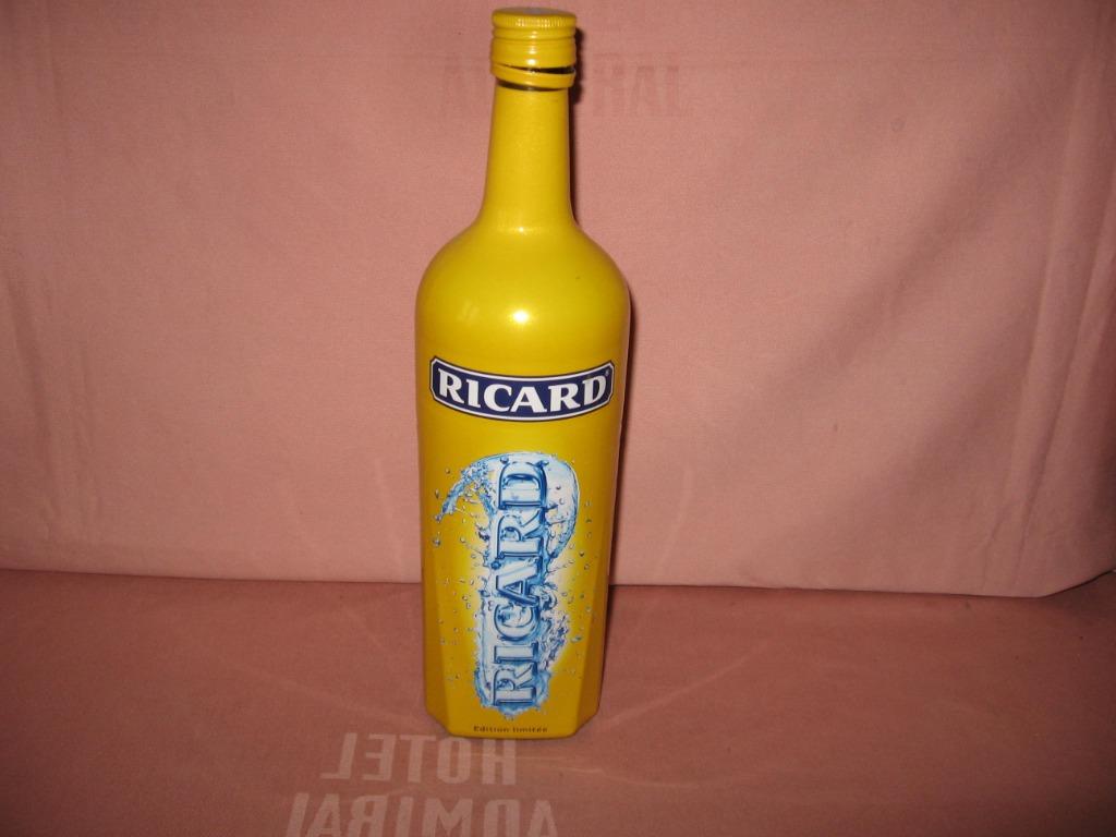 Bouteille jaune Ricard avec glaçons, verres. 100 cl. Vide., Collections, Enlèvement ou Envoi, Utilisé, Ustensile