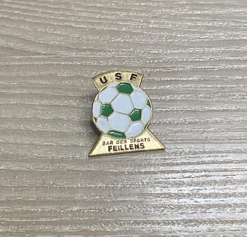 PIN - USF FEILLENS - FOOTBALL - VOETBAL, Verzenden, Gebruikt, Sport, Speldje of Pin