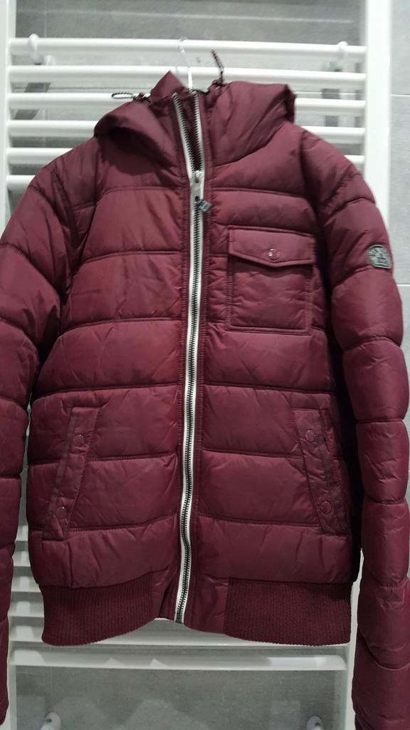 Doudoune capuche rembourrée taille small neuf pour 50 €, Enlèvement, Comme neuf