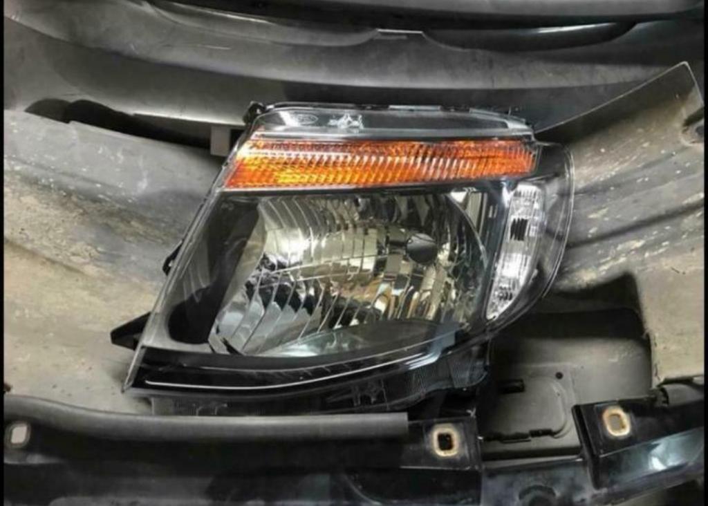 Phare gauche NEUF Ford RANGER Wildtrak année 2012-15 ph.1, Enlèvement ou Envoi, Neuf, Ford