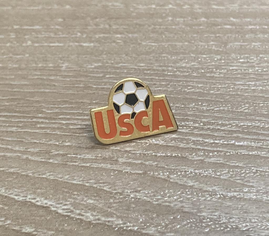 PIN - USCA - FOOTBALL - VOETBAL, Envoi, Utilisé, Sport, Insigne ou Pin's