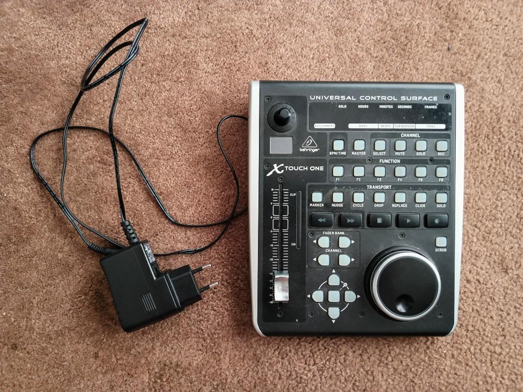 Controleur Behringer X-TOUCH ONE, Enlèvement, Comme neuf