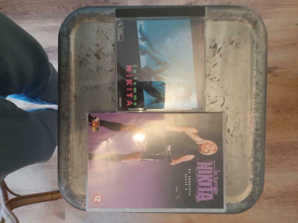 La femme Nikita – DVD + CD, Cd's en Dvd's, Vanaf 12 jaar, Verzenden, Zo goed als nieuw, Actie en Avontuur