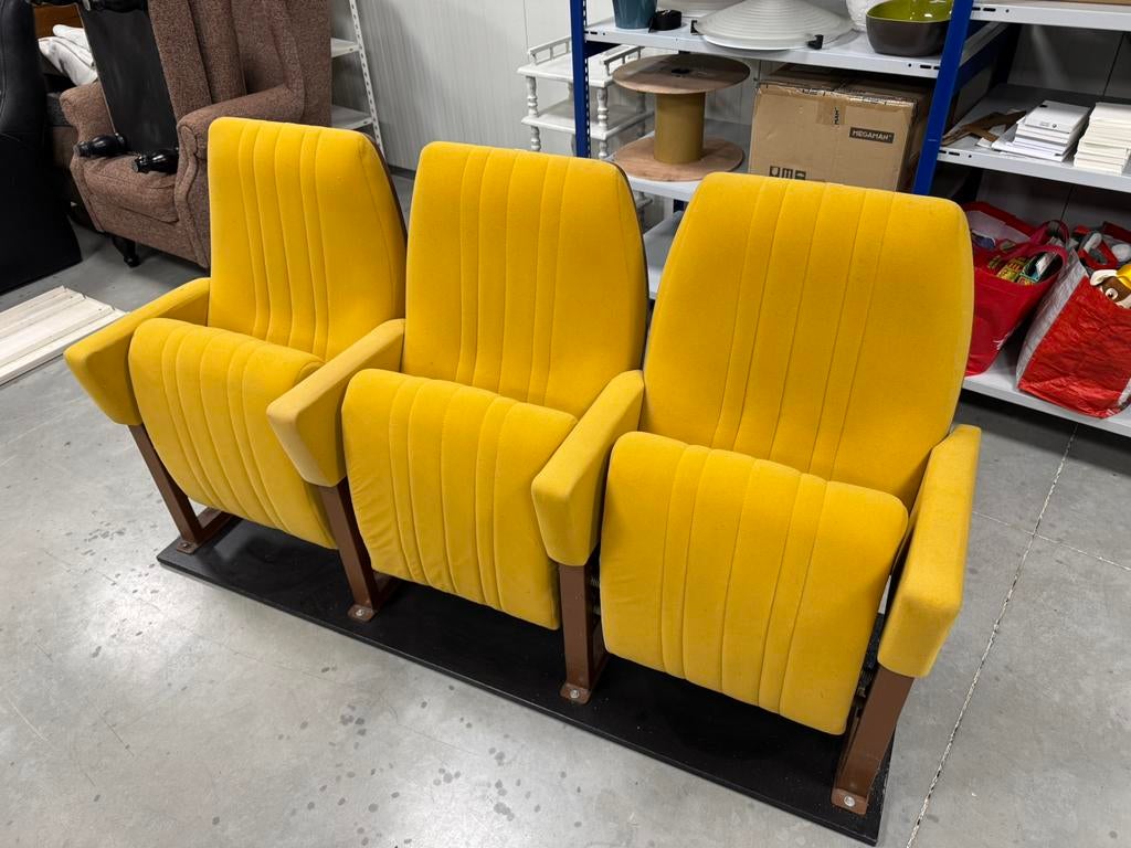 Cinemastoelen genummerd rij van drie, Ophalen, Gebruikt, Driepersoons