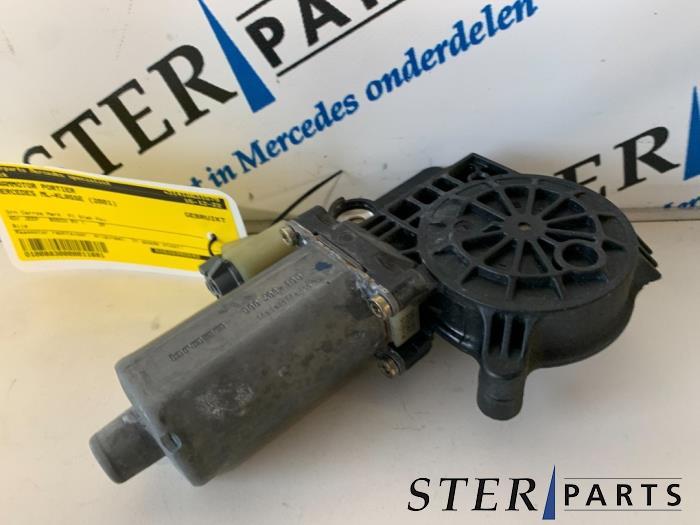 Raammotor Portier van een Mercedes ML-Klasse, Ophalen of Verzenden, 3 maanden garantie, Gebruikt, Mercedes-Benz