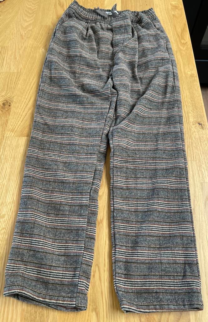 Pantalon carreaux Zara t.134, Enfants & Bébés, Vêtements enfant | Taille 134, Utilisé, Zara, Fille, Pantalon