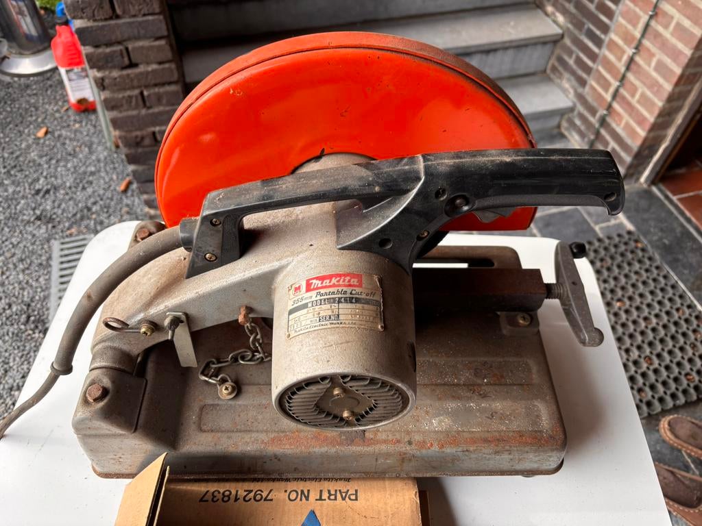 Makita 2414 afkortzaag metaal slijpmachine, Doe-het-zelf en Bouw, Ophalen, Gebruikt, 1000 watt of meer, Werkbankslijpmachine