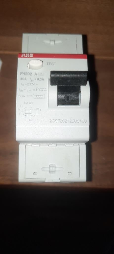 ABB 40A/2P 300mA, Bricolage & Construction, Enlèvement ou Envoi, Neuf