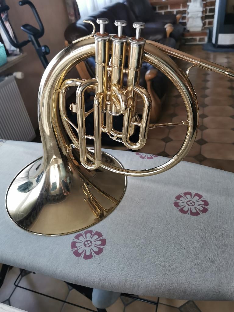 F  Hoorn Yamaha Ymp 201, Musique & Instruments, Enlèvement, Comme neuf, Cor en Fa, Avec valise