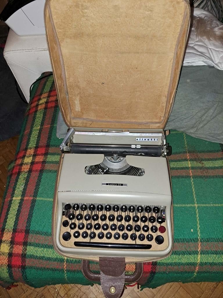 Olivetti Lettera 22 typemachine 1950's in perfecte staat!, Ophalen of Verzenden