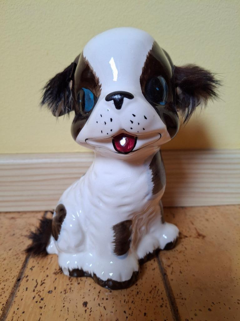 Retro Spaarpot “Fluffy hondje”, Verzamelen, Spaarpotten, Zo goed als nieuw, Dier, Steen, Aardewerk of Keramiek, Ophalen of Verzenden