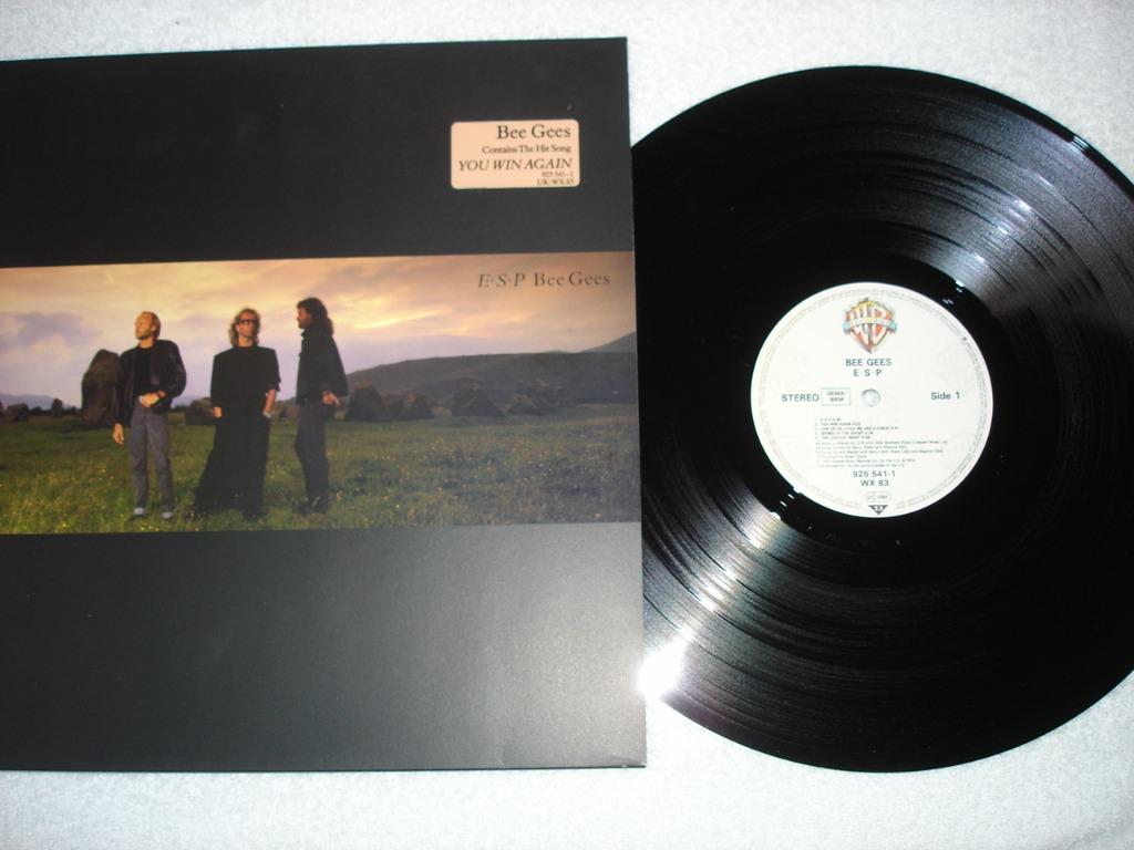 LP Bee Gees " E.S.P Bee Gees " 925 541-1 U, Verzenden, Gebruikt
